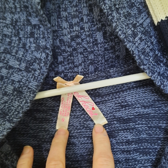 Sweater - Picture 6 of 6